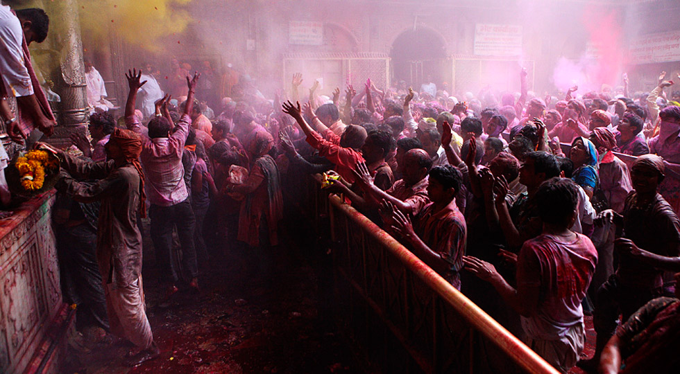 effects of holi on environment