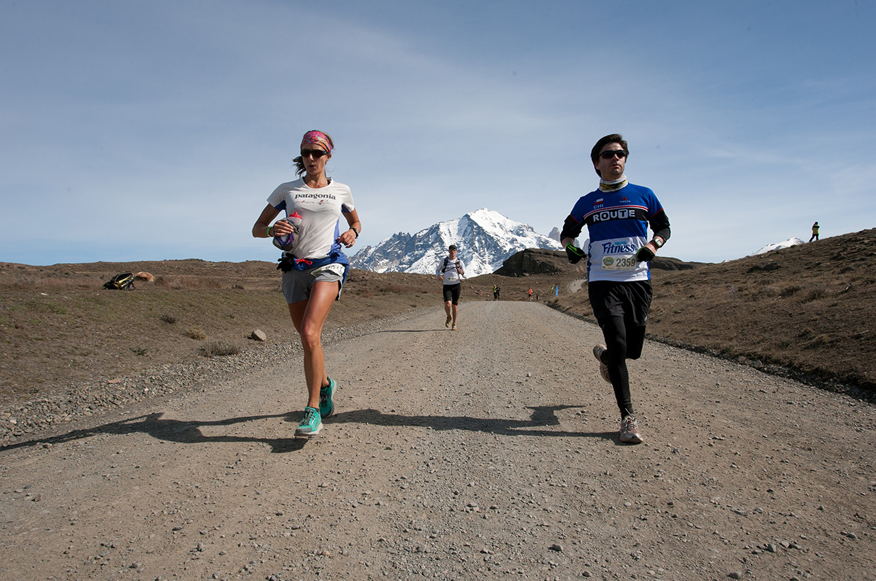 Christian Miranda Ryan Sandes running the Patagonian International Marathon